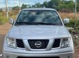 Nissan Navara 2012 - Bán Nissan Navara sản xuất năm 2012, màu bạc còn mới, giá tốt