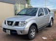 Nissan Navara 2012 - Bán Nissan Navara sản xuất năm 2012, màu bạc còn mới, giá tốt