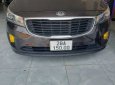 Kia Sedona 2017 - Cần bán Kia Sedona 2.2 DAT năm 2017, màu nâu, giá chỉ 685 triệu