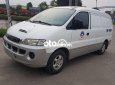 Hyundai Starex 2001 - Cần bán lại xe Hyundai Starex năm 2001, màu bạc