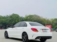 Mercedes-Benz C300 2019 - Xe màu trắng