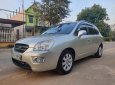 Kia Carens 2010 - Màu vàng cát rất đẹp