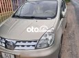 Nissan Grand livina 2011 - Màu bạc xe gia đình, giá chỉ 200 triệu