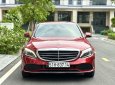 Mercedes-Benz C200 2021 - Xe màu đỏ nổi bật