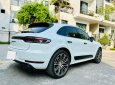 Porsche Macan 2017 - Cần bán xe màu trắng, nội thất đỏ