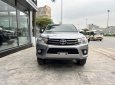 Toyota Hilux 2017 - Bán xe màu bạc