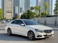 Mercedes-Benz E400 2022 - Màu trắng, nhập khẩu nguyên chiếc