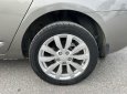 Kia Carens 2011 - Xe màu xám giá ưu đãi