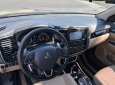 Mitsubishi Outlander 2018 - Cần bán xe màu đen