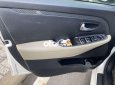 Kia Rondo 2017 - Màu trắng, nhập khẩu nguyên chiếc