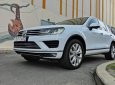 Volkswagen Touareg 2016 - Bán ô tô Volkswagen Touareg năm 2016 nhập khẩu nguyên chiếc giá 1 tỷ 199tr