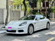 Porsche Panamera 2016 - Kịch thủ