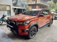 Toyota Hilux 2021 - Xe màu cam