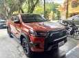 Toyota Hilux 2021 - Xe màu cam