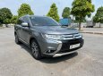 Mitsubishi Outlander 2018 - Cần bán xe màu bạc