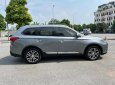 Mitsubishi Outlander 2018 - Cần bán xe màu bạc