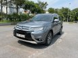 Mitsubishi Outlander 2018 - Cần bán xe màu bạc