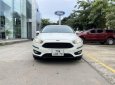 Ford Focus 2019 - Cần bán gấp xe màu trắng