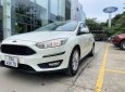 Ford Focus 2019 - Cần bán gấp xe màu trắng