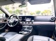 Mercedes-Benz 2016 - Màu trắng, nội thất đen