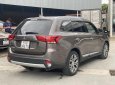 Mitsubishi Outlander 2018 - Xe màu xám