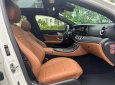 Mercedes-Benz E300 2022 - Màu trắng, nội thất nâu