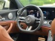 Mercedes-Benz E300 2022 - Màu trắng, nội thất nâu