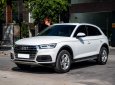 Audi Q5 2018 - Bán xe màu trắng, đăng ký 2019