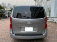 Hyundai Starex 2015 - Màu bạc số sàn