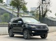 Ford Everest 2018 - Cần bán lại xe đăng ký 2018 nhập khẩu nguyên chiếc giá 955tr