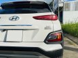 Hyundai Kona 2017 - Cần bán gấp Hyundai Kona bản 1.6 Turbo đăng ký 2017 ít sử dụng, spa xịn sò, hồ sơ chính chủ