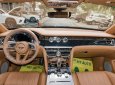 Bentley Flying Spur 2022 - Màu đỏ, xe nhập