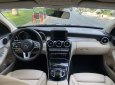 Mercedes-Benz C180 2020 - Xe màu đen nội thất kem