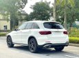 Mercedes-Benz GLC 300 2020 - Cần bán xe màu trắng