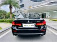 BMW 520i 2021 - Đen, nội thất nâu