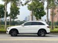 Mercedes-Benz GLC 300 2020 - Cần bán xe màu trắng