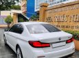 BMW 520i 2020 - Xe màu trắng