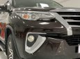 Toyota Fortuner 2017 - Cần bán lại xe siêu đẹp. Số sàn, máy dầu, 1 chủ từ đầu, hỗ trợ bank 60-70%, liên hệ giá tốt