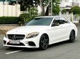 Mercedes-Benz C300 2019 - Trắng ga-lang kim cương