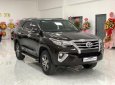 Toyota Fortuner 2017 - Cần bán lại xe siêu đẹp. Số sàn, máy dầu, 1 chủ từ đầu, hỗ trợ bank 60-70%, liên hệ giá tốt