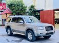 Ford Everest 2008 - Xe màu bạc, còn rất mới và đẹp