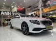 Mercedes-Benz E200 2017 - Màu trắng, độ lên E300