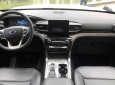 Ford Explorer 2022 - Xe màu trắng