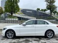 Mercedes-Benz C200 2016 - Cần bán xe trắng/kem - Xe cá nhân sử dụng biển số TP + hồ sơ giấy tờ đầy đủ + tặng thẻ chăm xe 1 năm