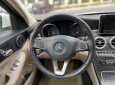 Mercedes-Benz C200 2016 - Cần bán xe trắng/kem - Xe cá nhân sử dụng biển số TP + hồ sơ giấy tờ đầy đủ + tặng thẻ chăm xe 1 năm