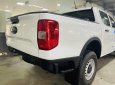 Ford Ranger 2022 - 2 cầu, số sàn - Đủ màu giá siêu ưu đãi, giảm sâu tiền mặt, tặng full phụ kiện - Hỗ trợ lăn bánh giao xe tận nơi