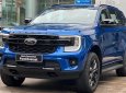 Ford Everest 2022 - Sẵn đủ màu, giao ngay - Ưu đãi giảm tiền mặt, tặng gói phụ kiện và BHTV, thủ tục nhận xe nhanh gọn