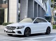 Mercedes-Benz C180 2021 - Màu trắng, nội thất kem