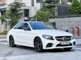 Mercedes-Benz C180 2021 - Màu trắng, nội thất kem