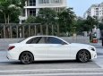 Mercedes-Benz C180 2021 - Màu trắng, nội thất kem